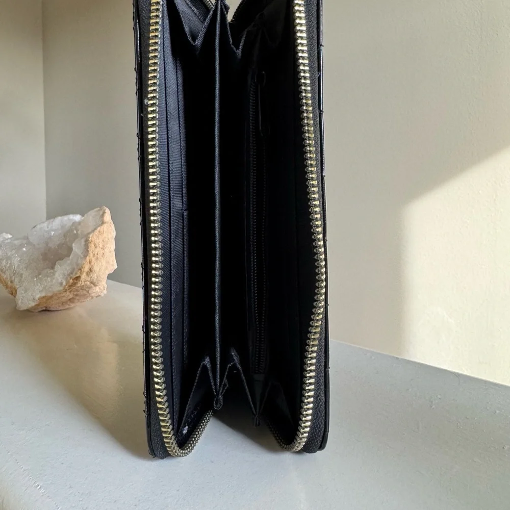 Source Unknown Glossy Black Quilted Wallet - Picture 3 of 6